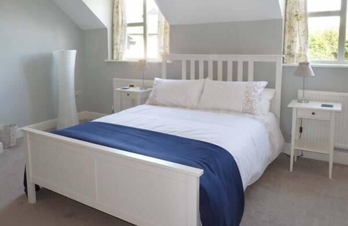 Watchet Cottage | THE BAKERY, character holiday cottage, with open fire in Watchet
