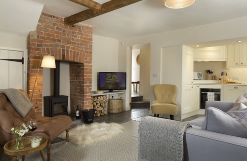 Stretton on Fosse Cottage | The Bakery is a charming character cottage, beautifully refurbished to provide comfortable living