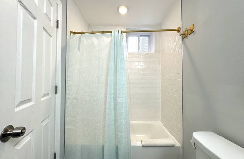 North Philadelphia West Apartment | The Balcony At Brewerytown Philly Philadelphia 1BR/1Bath HVAC,HDTV W/D INUNIT