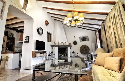 Luque Cottage | THE BALCONY OF THE OLIVE TREES