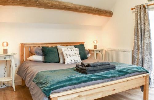 Cwmtirmynach House | The Barn