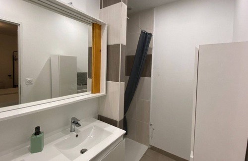Saubrigues Apartment | The barn of Pintouquet consists of four apartments and a studio.