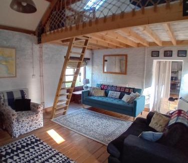 Pembroke House | The Barn Square Island