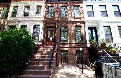 Bedford-Stuyvesant House | The Barton – Cozy Renovated Home in Brooklyn (3B)