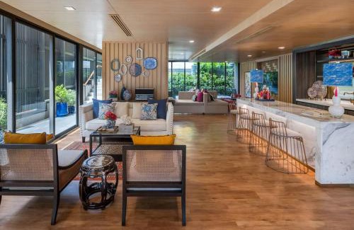 Phuket Apartment | THE BASE CENTRAL Phuket Shopping Mall Central Floresta