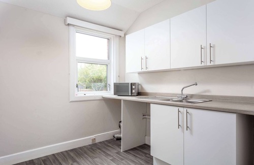 Troon Apartment | The Bay Suite - Donnini Apartments