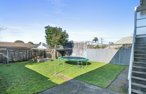 Paraparaumu Beach House | The Beach Base - Paraparaumu Holiday Home