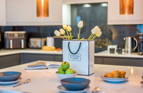 Lancing House | The Beach Hideaway - Lancing
