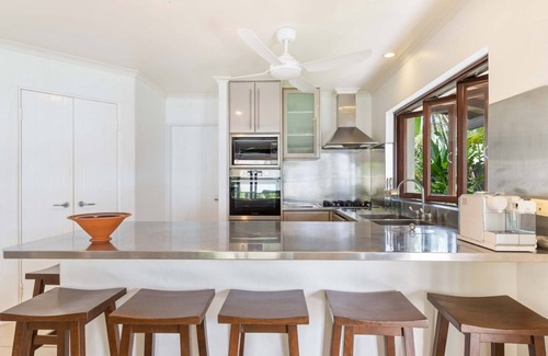Newell Apartment | The Beach Villa on Newell Beach n A romantic getaway in the tropics.
