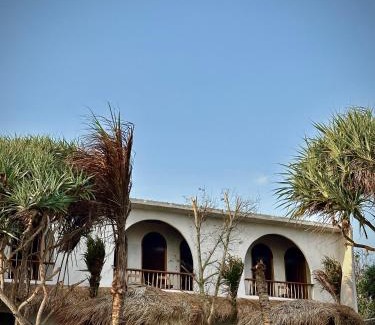 Mendoyo Hotel | The Beachbreaks Medewi