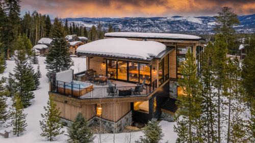 Breckenridge House | The Bear's Den