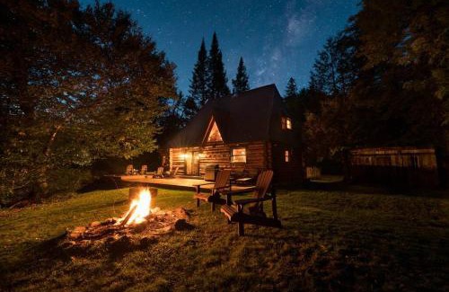 Lac Superieur Village Ski Chalet | The Beaver Lodge by Escapades Tremblant