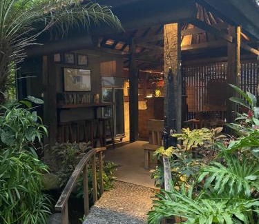 Batu Bolong House | The Belong House By Sila Dharma