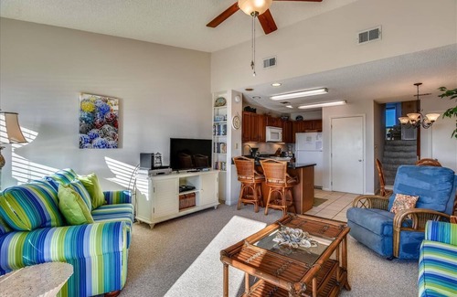 East End House | THE BEST GULF AND POOL VIEWS are here at Ocean Mile K5.