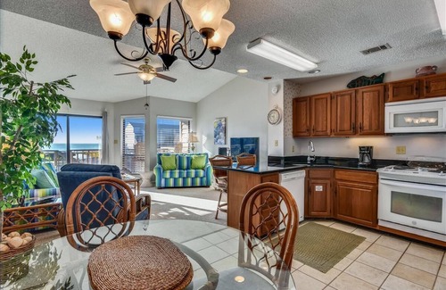 East End House | THE BEST GULF AND POOL VIEWS are here at Ocean Mile K5.