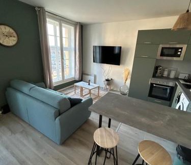 Arras Apartment | The Best View 65 Grand place Superbe vue avec Jaccuzi