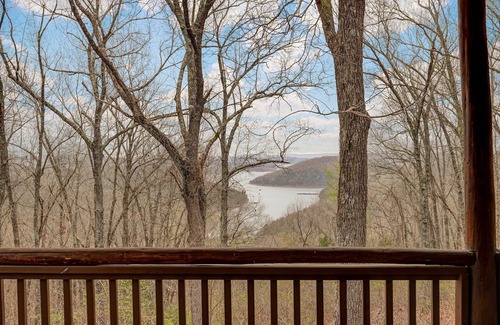 Lampe House | The Big Cabins w/Lake View, The Big Cabin