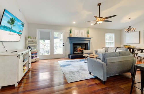 Summerville House | The Big Dipper: 3br home with pool!