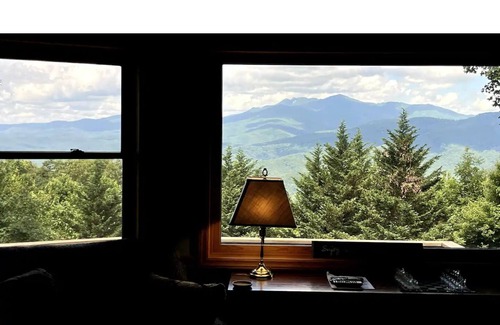 Apple Ridge Cabin | The Big Round Cabin - Blowing Rock, Hot tub, Secluded acreage, fabulous views