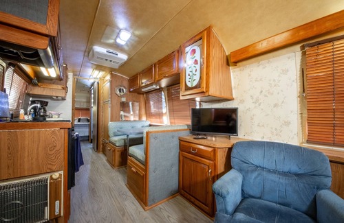 Amarillo Cabin | The Big Texan - Cabins & Wagons