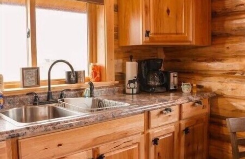 Salmon Cabin | The Bighole Cabin at J&J Cabins