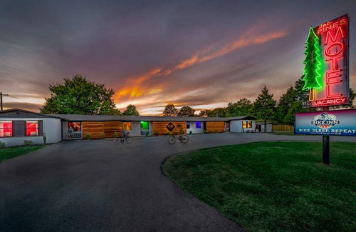 Bentonville Cabin | The Bike Inn #6, Little Sugar, Single Room