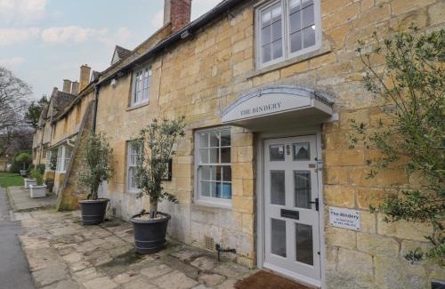 Broadway Apartment | The Bindery