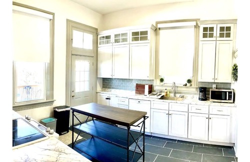 Washington House | The Bird Creek Inn: Downtown Charming Historic Home