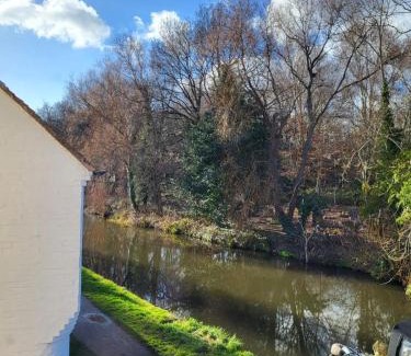 Stourport-on-Severn Hotel | The Bird in Hand