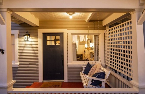 Ventura House | The Birdhouse at The Birdbath Bungalows