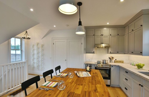 Creemore Apartment | The Birdhouse - Beautiful One Bedrm Apartment in the heart of charming Creemore