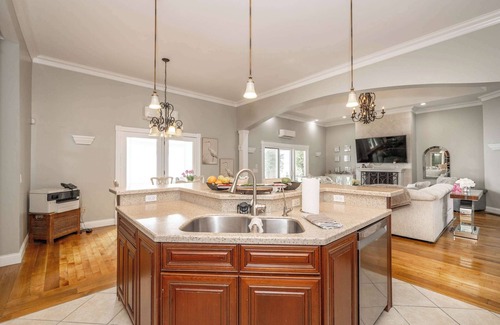 West Chester House | The Bishops Manor, Stay for 10!