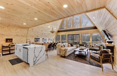 Blakeslee Cabin | The Black Lotus A-Frame | HotTub | Sauna | Firepit