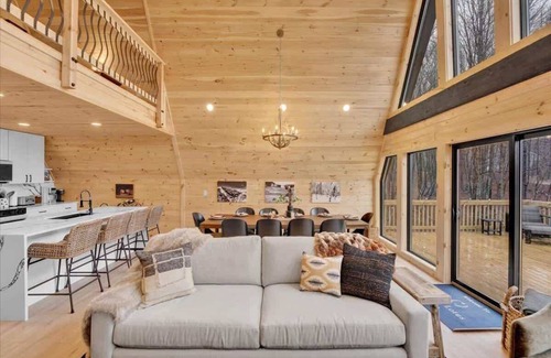 Blakeslee Cabin | The Black Lotus A-Frame | HotTub | Sauna | Firepit