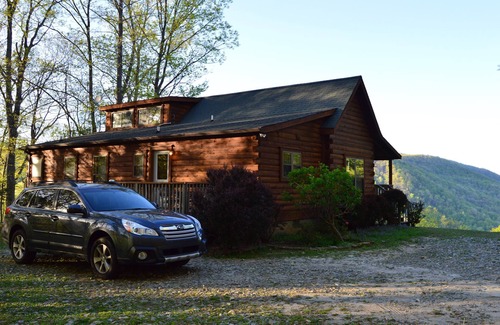 Saluda Cabin | The Blackberry-25 Acres- Best View -See Guestbook
