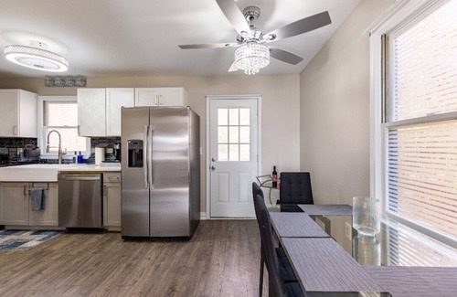 Villa Rica House | The Blissful Hideaway w/large backyard, jacuzzi and two connecting decks