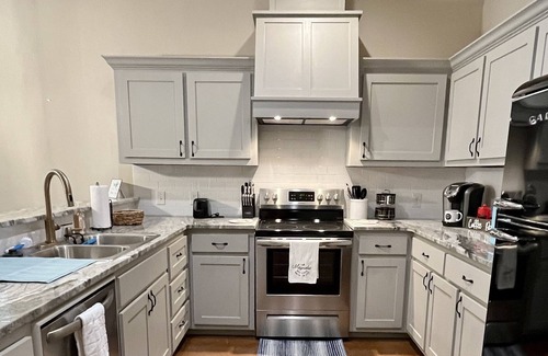 Waco House | The Blue Door- 6 min to Silos/Baylor/Downtown