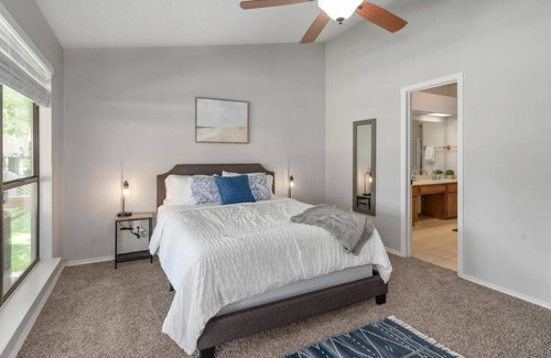 Tool House | The Blue House - Lake Front Getaway