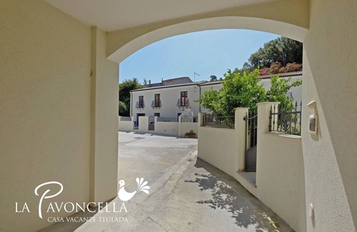 Teulada House | The Blue Lapwing at the Court