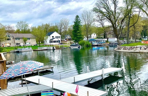 Kendall House | The Boat House - Cozy cottage on beautiful Gravel Lake