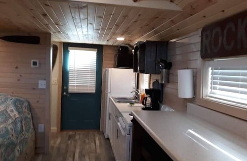 Marblehead Cabin | The Boathouse. A Waterfront Retreat on East Harbor