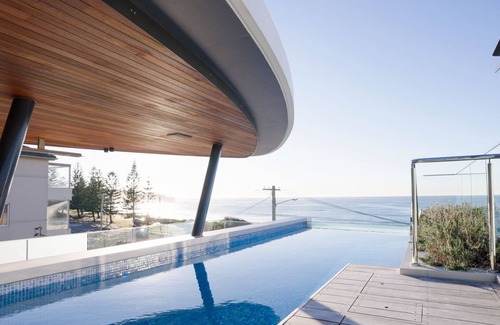 Curl Curl House | The Boathouse Executive Luxury House in Curl Curl