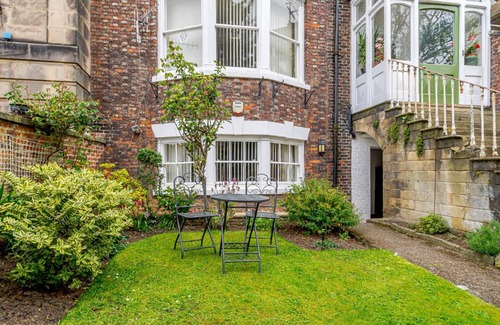 Whitby Apartment | The Bolthole