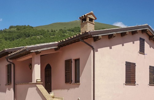 Serravalle di Chienti House | The Borgo of Silence
