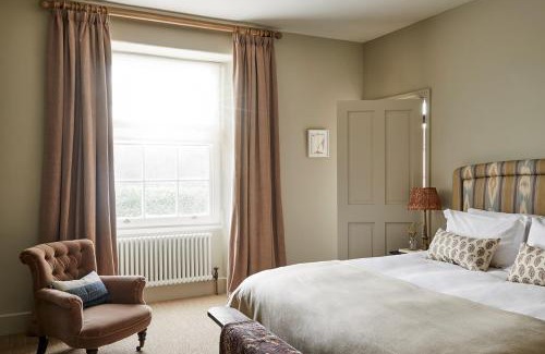 Maiden Bradley Hotel | The Bradley Hare