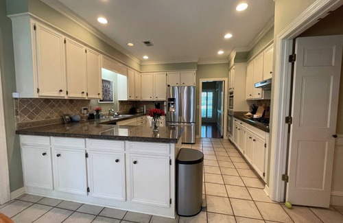 Tougaloo House | The Bradley is a classic quiet & charming 4-bedroom house in North Jackson.