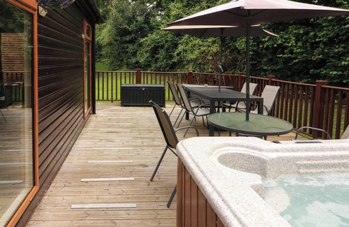 Liverton Cottage | THE BRAMBLES 17 - CONKERS LODGE, pet friendly, with pool in Chudleigh