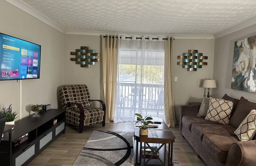 Cumberland Apartment | The Brave's 1st Base 2BD-2BTH, Free PRK, 5 min walk to Truist Park & The Roxy