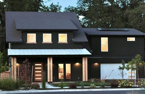 Girvan Apartment | The “Breakthrough House”- The place you come for a breakthrough!