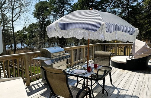 Eastham Cottage | The Breeze on Minister's Pond